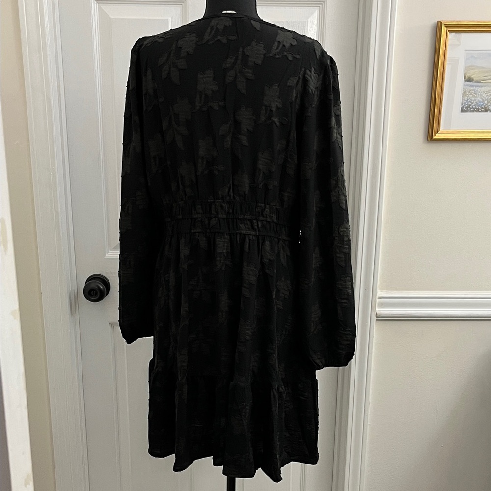 Simple Elegant Black Long Sleeve Dress - Picture 7 of 7